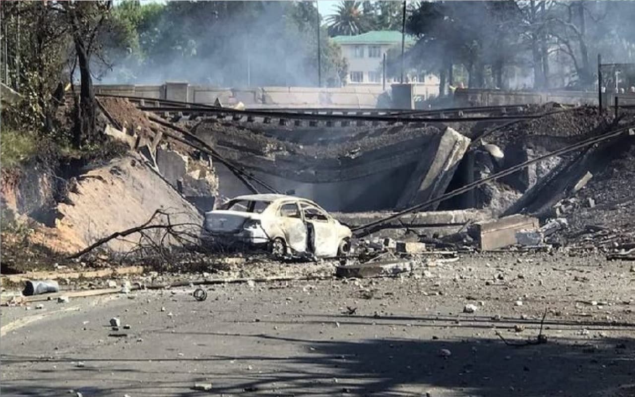 South Africa Gas Tanker Explosion: गैस टैंकर में विस्फोट, 9 लोगों की मौत