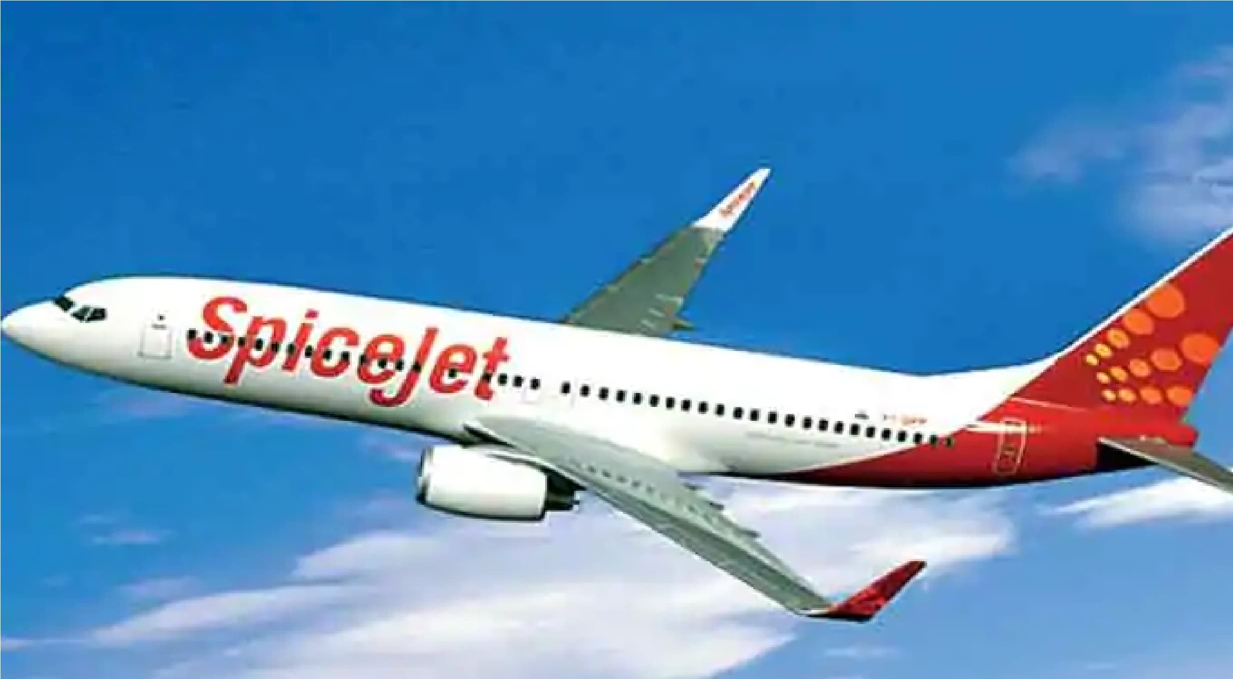 Varanasi Spicejet Flight Ruckus : जब हवा में उड़ रहे प्लेन का इमरजेंसी गेट खोलने लगा यात्री, मचा हंगामा