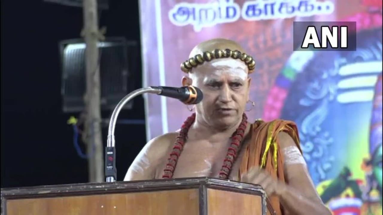 मदुरै अधीनम मठ के महंत ने लोगों से की अभिनेता विजय की फिल्म नहीं देखने की अपील, सरकार पर साधा निशाना