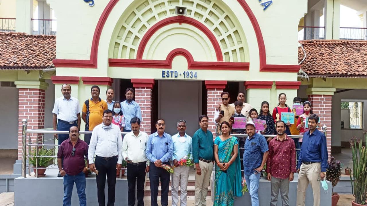 संत इग्नासियुस हाई स्कूल के 1991 बैच के छात्र गुमला के एक गांव को लेंगे गोद, करेंगे गांव का विकास