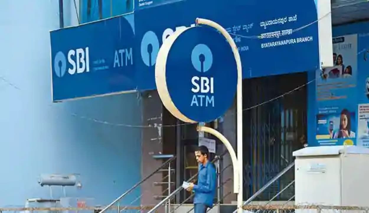 MCLR Hike: महंगाई के बाद अब बैंक की मार, SBI और Axis बैंक ने लोन पर ब्याज दरें बढ़ायी