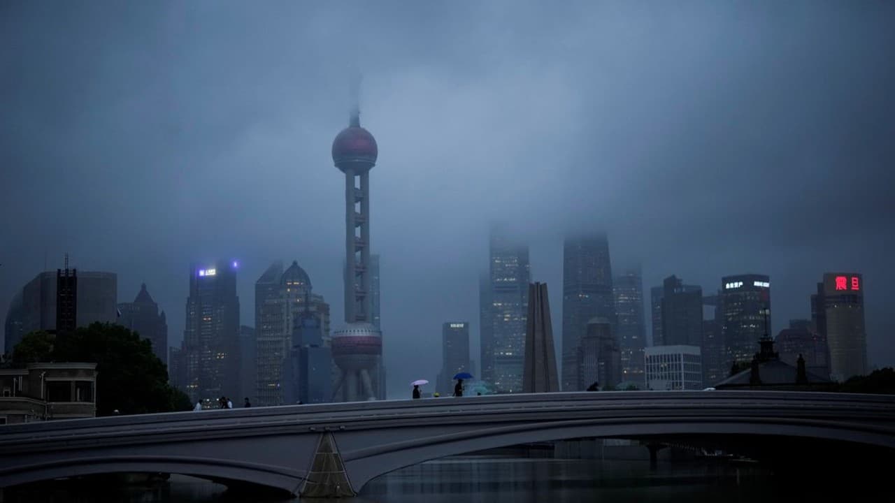 पाकिस्तान के बाद अब चीन में मचने वाली है भारी तबाही, शंघाई की ओर तेजी से बढ़ रहा 'मुइफा तूफान'