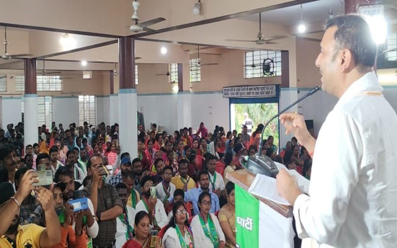 सामाजिक न्याय सम्मेलन में सुदेश महतो ने साधा निशाना, बोले- व्यक्तिहित के लिए सत्ता का उपयोग खतरनाक संकेत