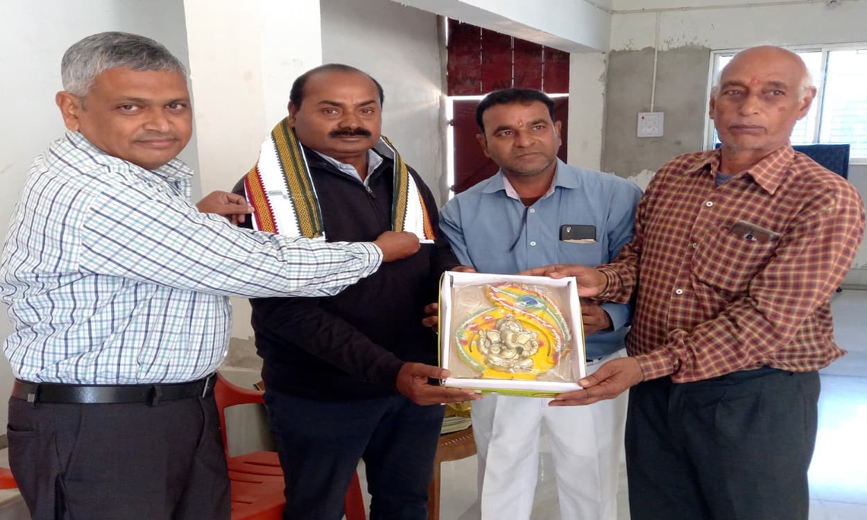 खेलो इंडिया टैलेंट में ईस्ट जोन सदस्य बनने पर सुमंत मोहंती सम्मानित, ओड़िया पंचांग 'सिंहभूम' का भी हुआ विमोचन