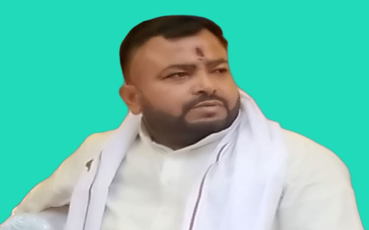 गुमला के पालकोट में BJP के पूर्व प्रखंड अध्यक्ष को अपराधियों ने मारी गोली, पत्थर से भी कूचा, रांची रेफर