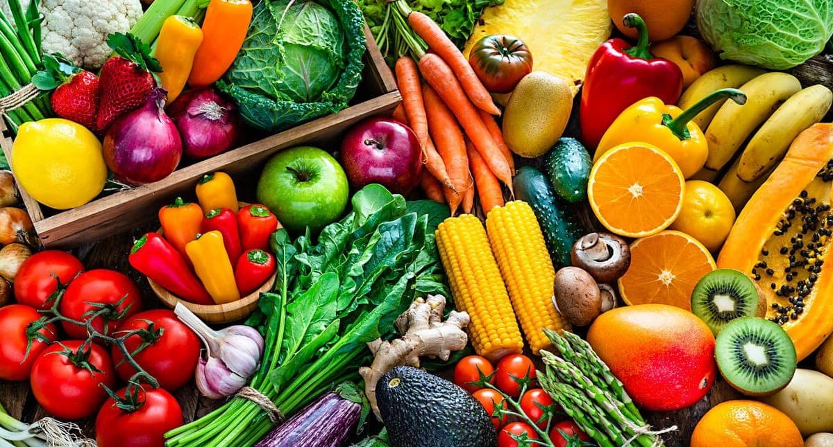 Summer Diet: बढ़ती गर्मी के इस मौसम में बदलें अपने खानेपीने की आदतें, डाइट में शामिल करें ये चीजें