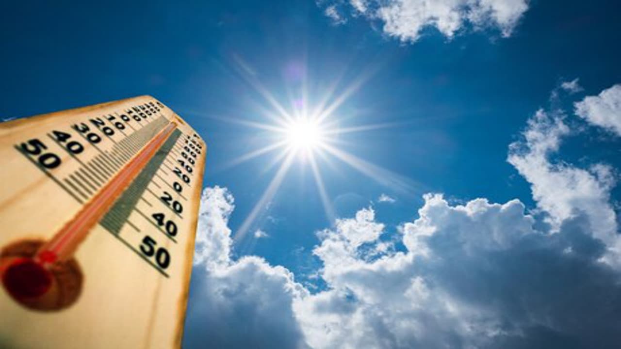 UP Weather Update: गर्मी के सितम से राहत की नहीं उम्मीद, यूपी में बढ़ेगा तापमान, जानें आज के मौसम का हाल