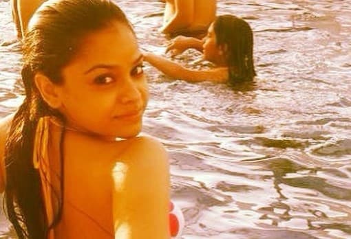 अंडमान में जब मिस्ट्री मैन संग दिखीं थीं सुमोना चक्रवर्ती, यूजर्स के सवालों से परेशान होकर बताया था कौन हैं वो... PHOTO