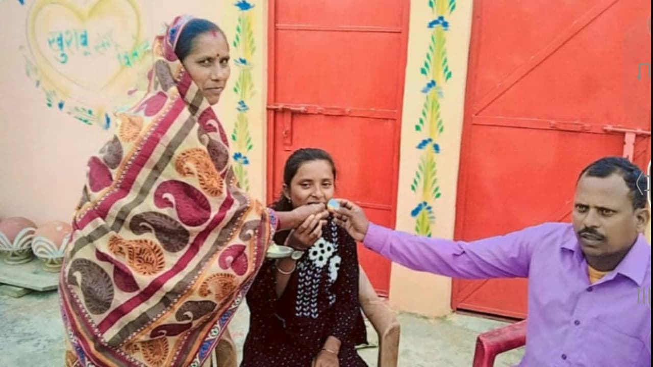 JAC Board 10th Result 2021 : गुमला में किसान की बेटी सुनैना कुमारी जिला टॉपर, प्रशासनिक सेवा में जाने की इच्छा