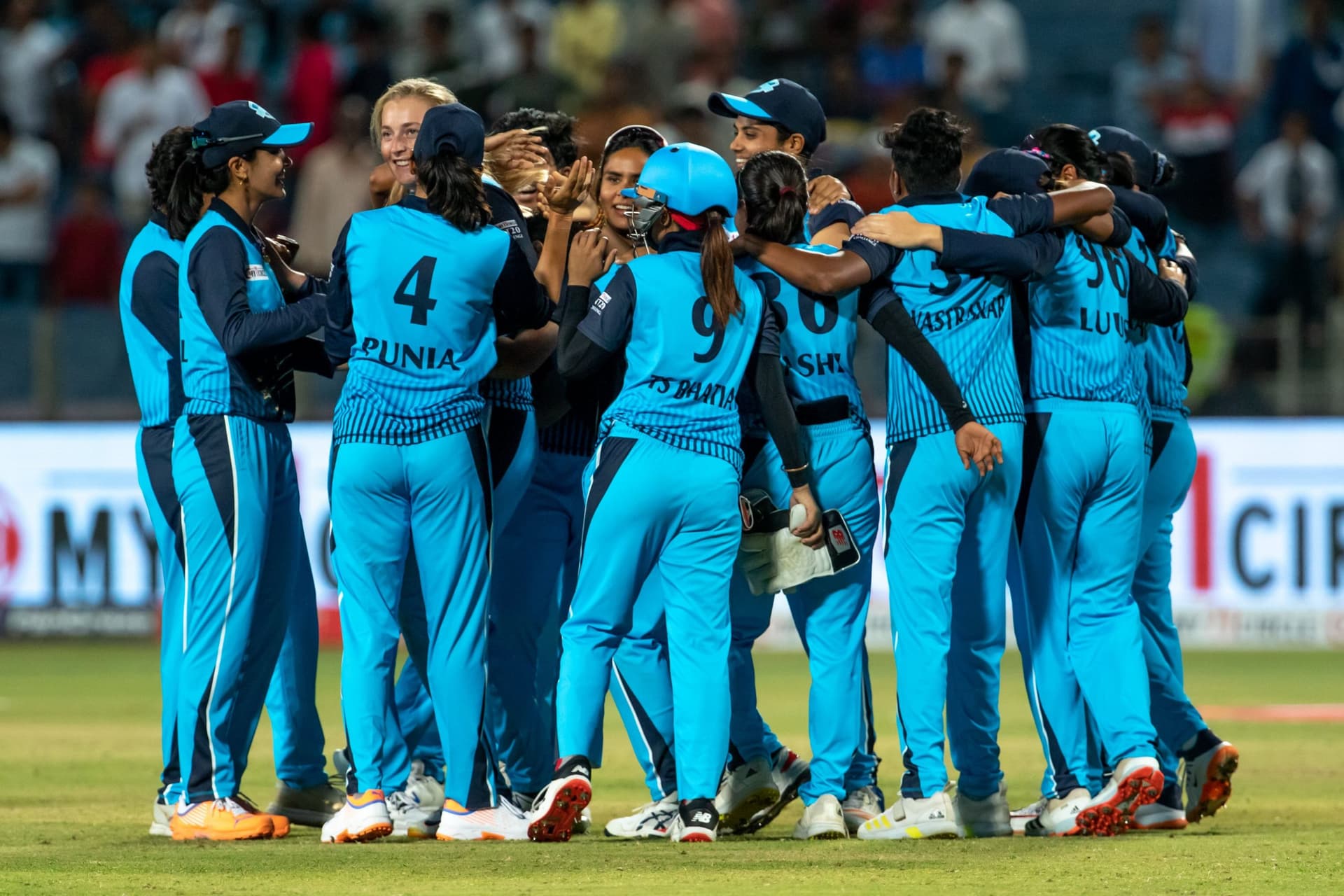 SPN vs VEL, Women’s T20 Challenge: वेलोसिटी ने सुपरनोवाज को हराया, हरमनप्रीत पर भारी शैफाली-लौरा की पारी