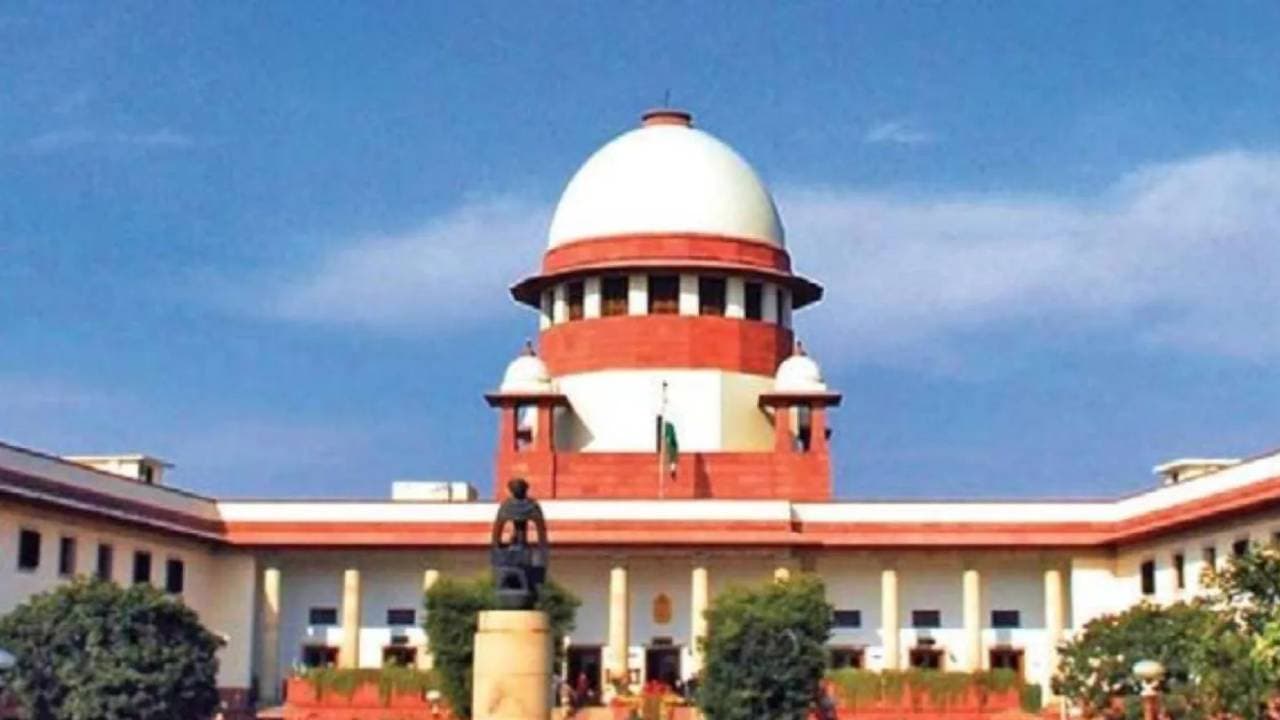 जम्मू-कश्मीर में जल्द चुनाव कराने वाली याचिका को सुप्रीम कोर्ट ने किया स्थगित, जानें क्या है वजह?