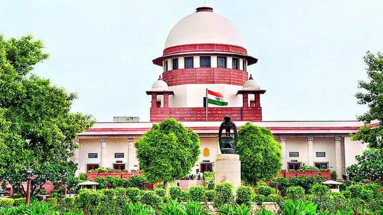 केंद्र के खिलाफ दिल्ली सरकार की याचिका पर 10 जुलाई को सुनवाई करेगा सुप्रीम कोर्ट