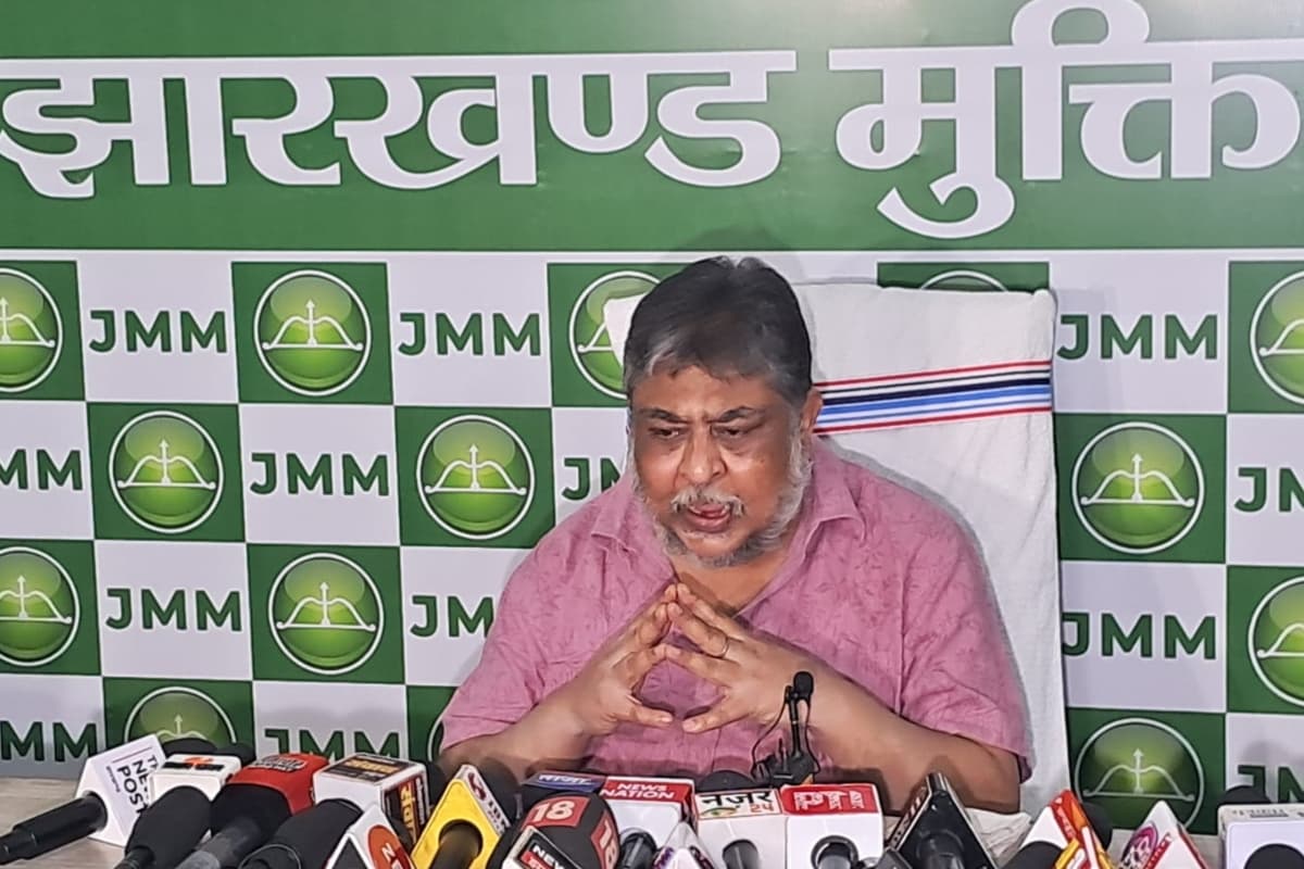 JMM महासचिव सुप्रियो भट्टाचार्य ने केंद्र सरकार पर बोला हमला, कहा-I.N.D.I.A से घबरा कर लिखा प्रेसिडेंट ऑफ भारत