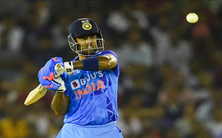 ICC T20 Ranking: सूर्यकुमार यादव बने दुनिया के नंबर 1 बल्लेबाज, पाकिस्तान के मोहम्मद रिजवान को छोड़ा पीछे