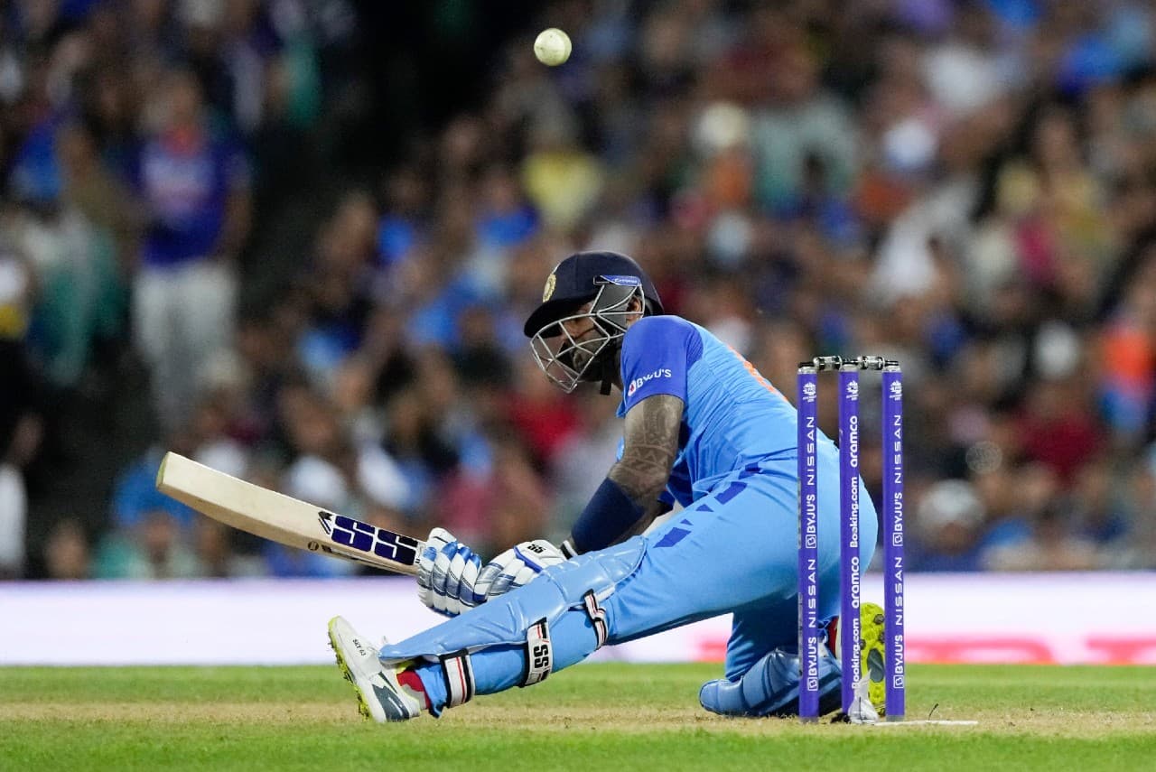 T20 World Cup: सूर्यकुमार यादव ने मोहम्मद रिजवान को छोड़ा पीछे, टी20 में बनाया खास रिकॉर्ड