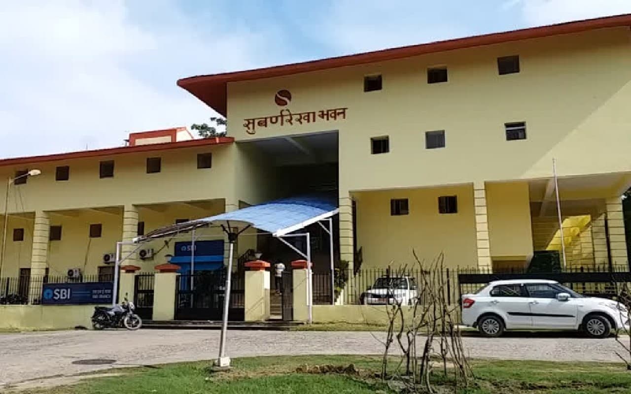 Jharkhand News: भू-अर्जन पदाधिकारी लक्खी चरण बास्के को मिली जमानत, 76 लाख रुपये मुआवजा गबन का है आरोप