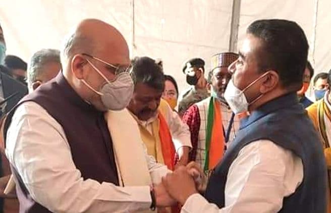 शाह और नड्डा से मुलाकात के बाद पीएम मोदी से मिले BJP नेता शुभेंदु अधिकारी, बंगाल में हिंसा पर की चर्चा शाह और नड्डा से मुलाकात के बाद पीएम मोदी से मिले BJP नेता शुभेंदु अधिकारी, बंगाल में हिंसा पर की चर्चा