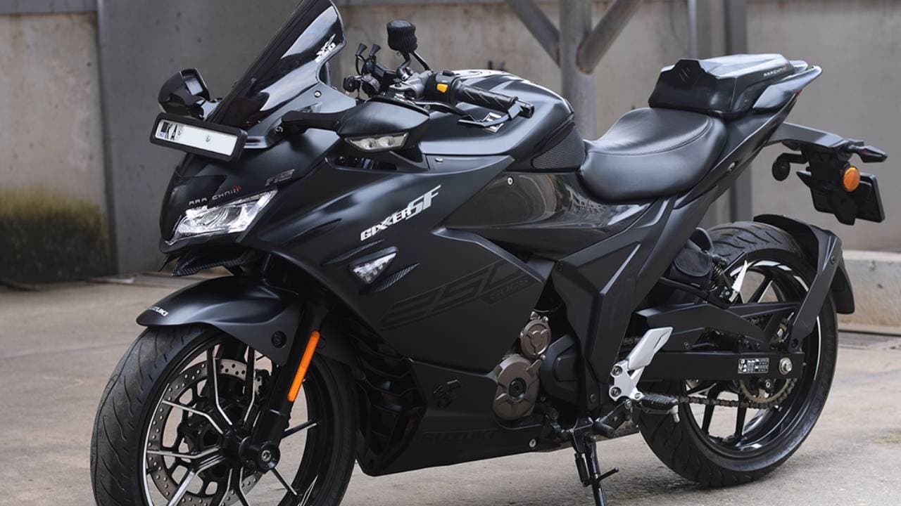 सुजुकी की इस मोटरसाइकिल को सड़क पर निकलते निहारते रह जाते हैं लोग, जानें क्या है खास