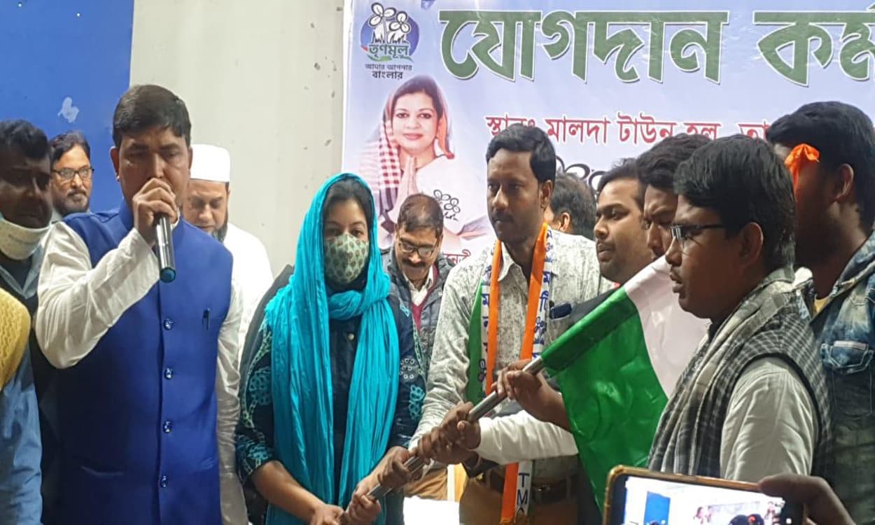 Bengal Chunav 2021 : मालदा दौरे से पहले CM ममता के लिए राहत भरी खबर, AIMIM के 300 कार्यकर्ता TMC में हुए शामिल