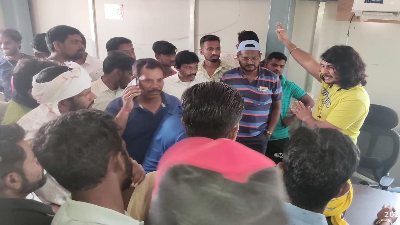 Jharkhand News: झारखंड में टोल प्लाजा पर बार-बार क्यों हंगामा कर रहे हैं ग्रामीण, आखिर क्या है उनकी मांग