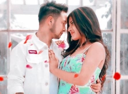 अरुणिता कांजीलाल ने रोमांटिक अंदाज में पवनदीप संग मनाया अपना जन्मदिन, कपल को साथ देखकर फैंस बोले- शादी कब...