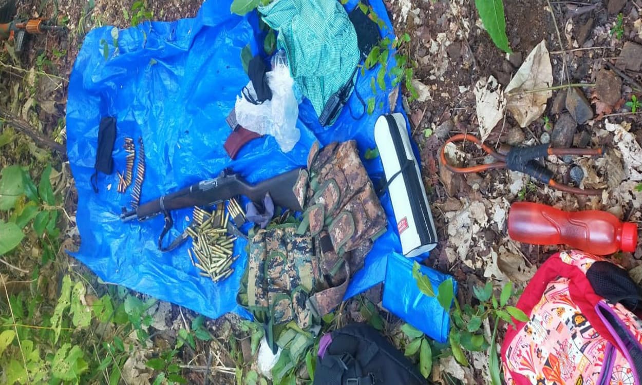 झाझा में एक क्विंटल विस्फोटक बरामद, नक्सली ठिकानों पर बड़ी कार्रवाई