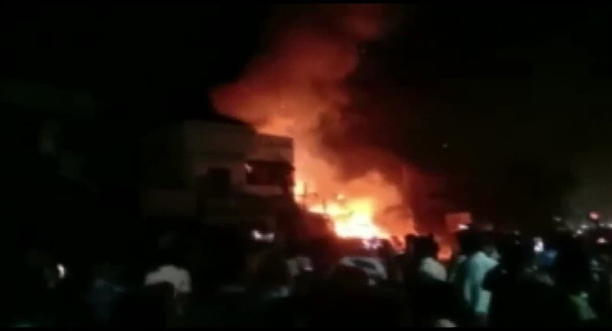 तमिलनाडु : कल्लाकुरीचि के शंकरपुरम में पटाखे की दुकान में भयानक आग, पांच की मौत, कई धायल