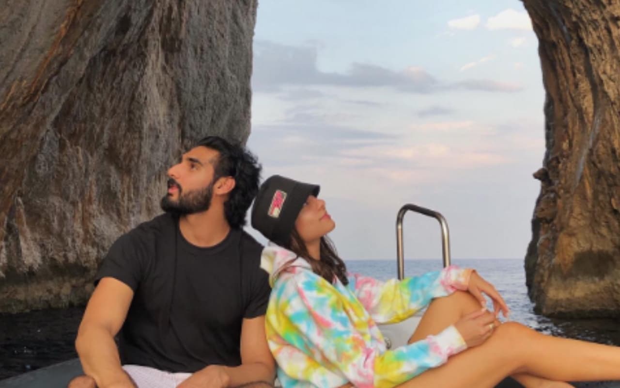 कौन है सुनील शेट्टी के बेटे अहान की गर्लफ्रेंड तान्या श्रॉफ? खूबसूरती देख उड़ जाएंगे आपके होश