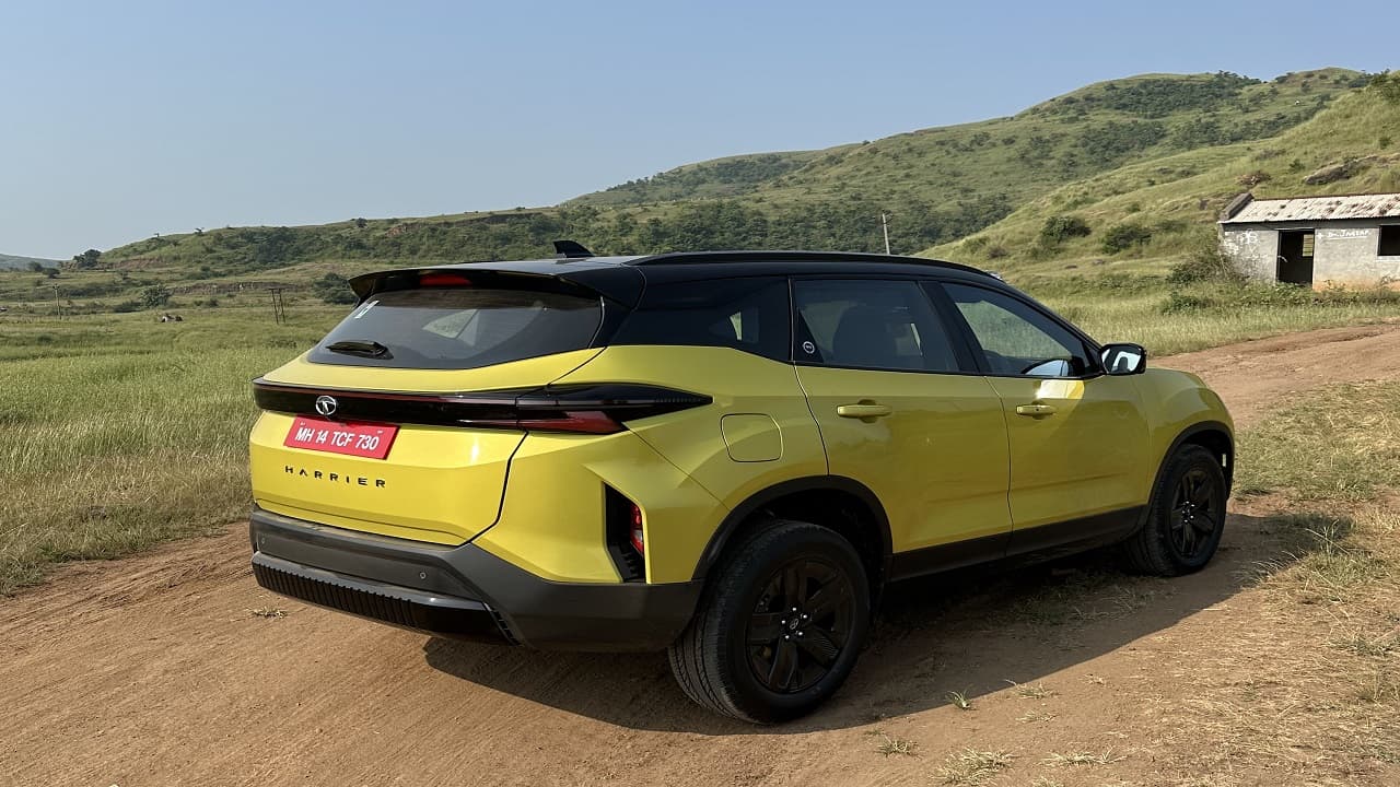 Tata की देसी 'लैंडरोवर' की डिलीवरी हो गई शुरू, खरीदारों की अब मनेगी असली दिवाली