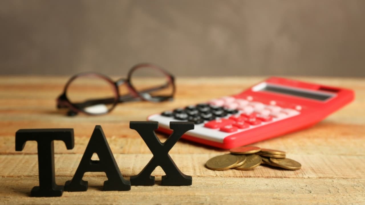 Budget 2023 : 7 लाख रुपये की इनकम टैक्स फ्री तो फिर 6 लाख पर 5 फीसदी कर कैसे? सीए साकेत मोदी से समझिए फैक्ट