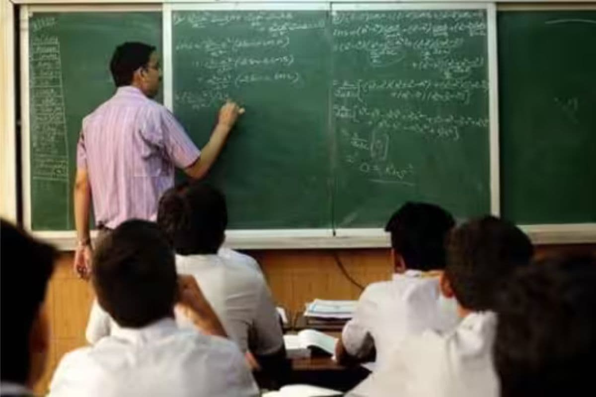 आंध्र प्रदेश लोक सेवा आयोग ने 3,220 सहायक प्रोफेसर पदों के लिए निकाली बहाली, जानें क्या है चयन प्रक्रिया