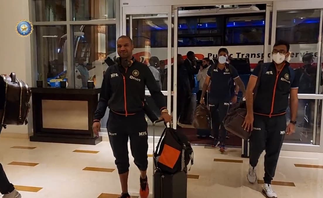 West Indies vs India: वेस्टइंडीज पहुंची टीम इंडिया, 'गब्बर' शिखर धवन ने कोच द्रविड़ को कराया डांस, VIDEO