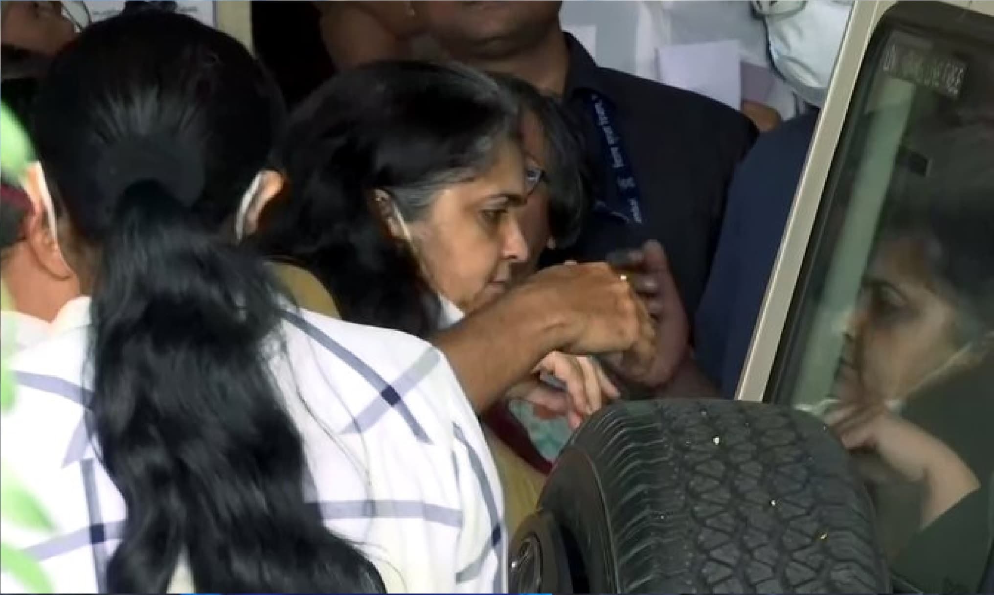 तीस्ता सीतलवाड़ की बेल अर्जी पर आज दो बजे सुनवाई करेगा SC, लिस्टिंग में देरी पर गुजरात सरकार से पूछे सवाल