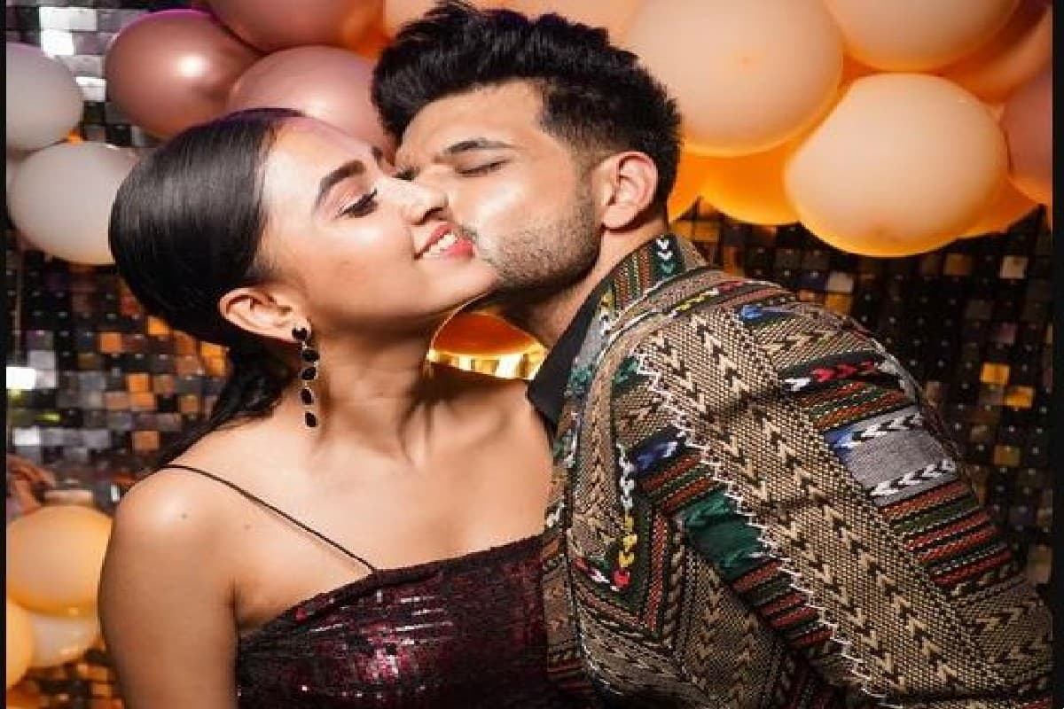 तेजस्वी प्रकाश ने बॉयफ्रेंड करण कुंद्रा से कर ली है सगाई? बिग बॉस 15 विनर ने तोड़ी चुप्पी