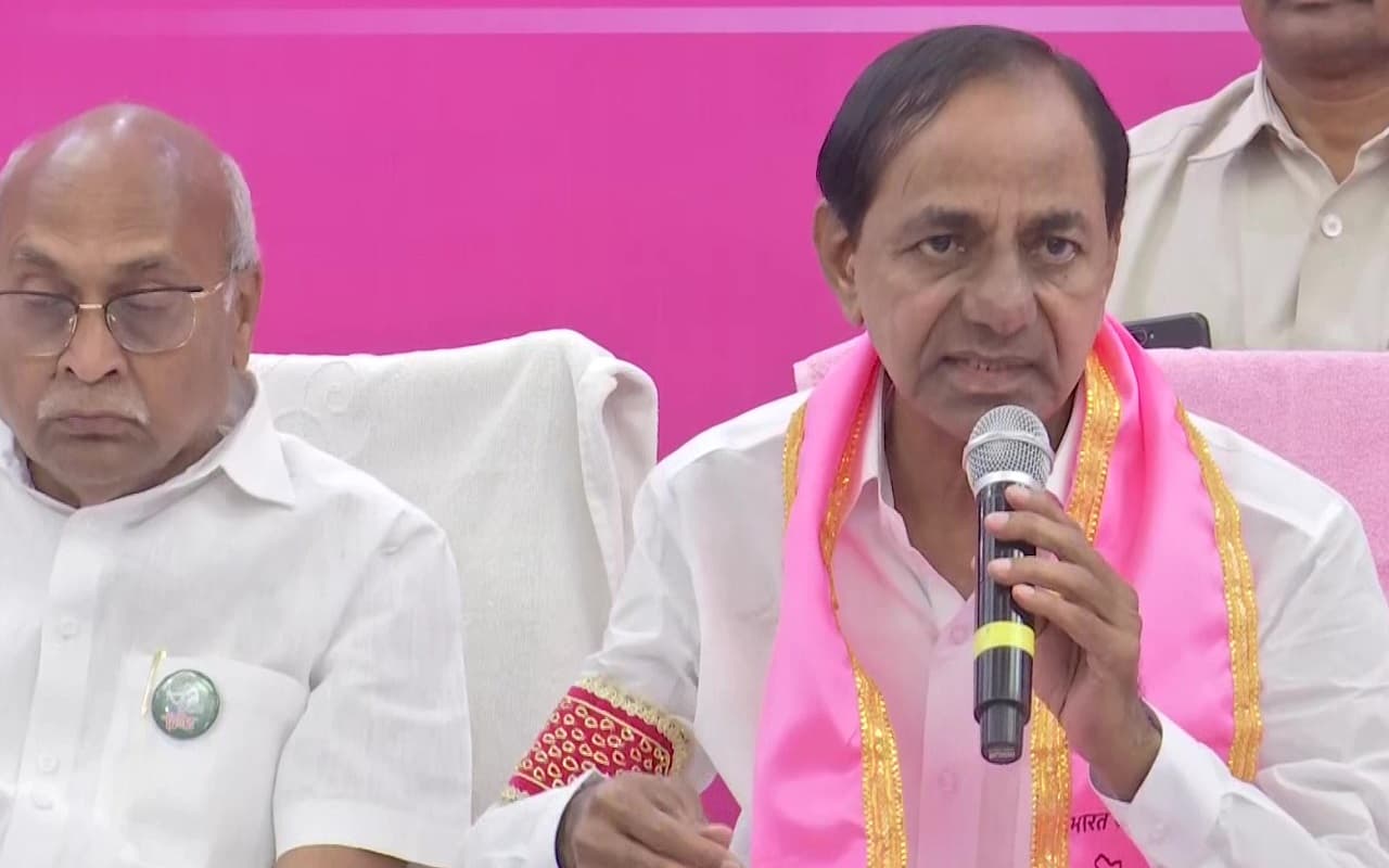 Telangana: मतदान से पहले किसानों की योजना पर लगी रोक, जानें क्या है रायथु बंधु स्कीम?