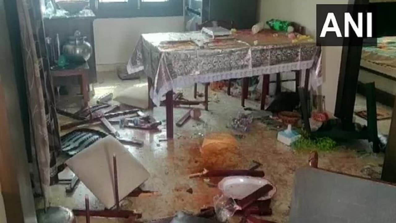 Telangana:अपहृत महिला को तेलंगाना पुलिस ने कराया मुक्त, घर में घुसकर जबरन उठा ले गई करीब सौ लोगों की भीड़