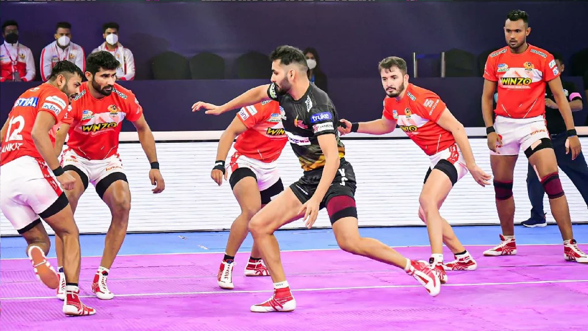 Pro Kabaddi League: गुजरात जायंट्स ने तेलुगु टाइटंस को 40-22 से हराया, राकेश और रजनीश का सुपर 10 रेड