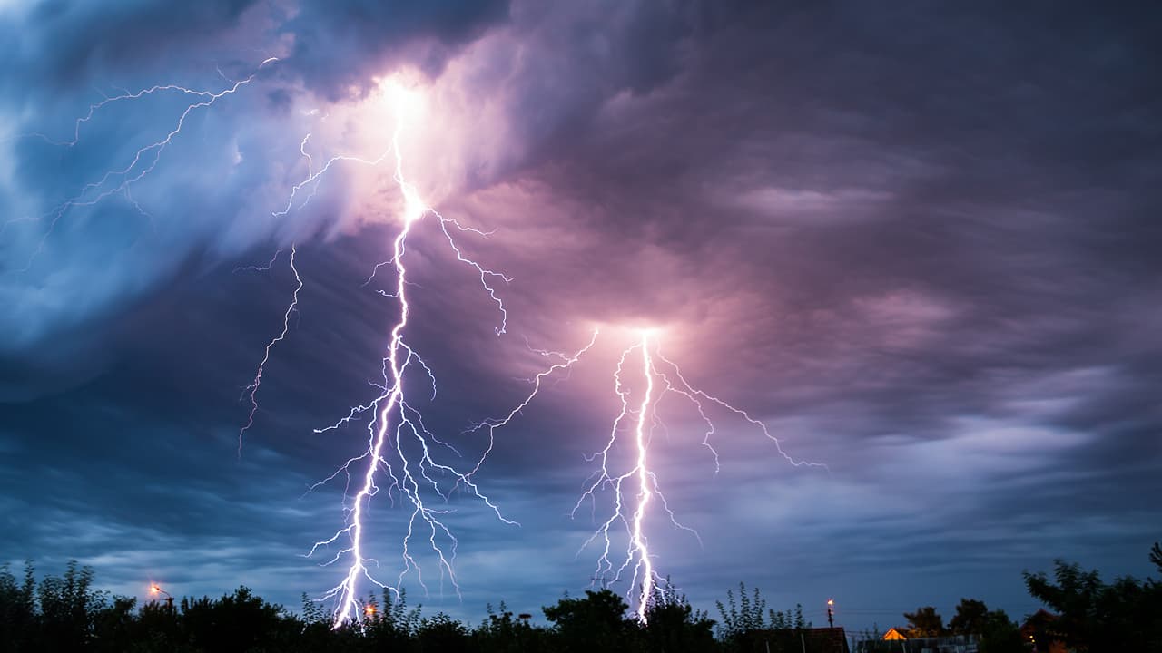 Weather Alert: बिहार के एक दर्जन जिलों में गिरी आकाशीय बिजली, 24 घंटे में वज्रपात से 21 लोगों की हुई मौत