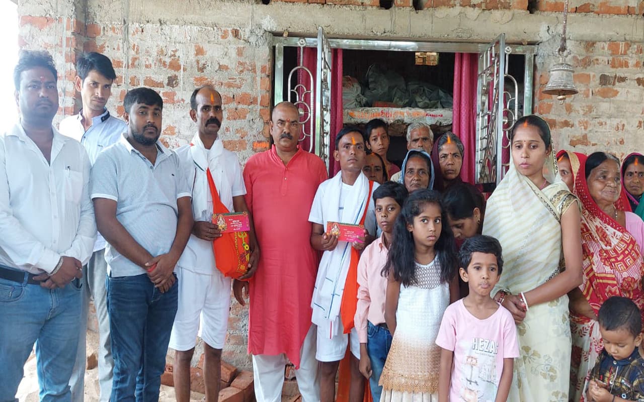 झारखंड : 350 किमी पैदल चलकर बाबा बैद्यनाथ का जलाभिषेक करेंगे तोपचांची के संतोष सिंह और महेंद्र विश्वकर्मा झारखंड : 350 किमी पैदल चलकर बाबा बैद्यनाथ का जलाभिषेक करेंगे तोपचांची के संतोष सिंह और महेंद्र विश्वकर्मा