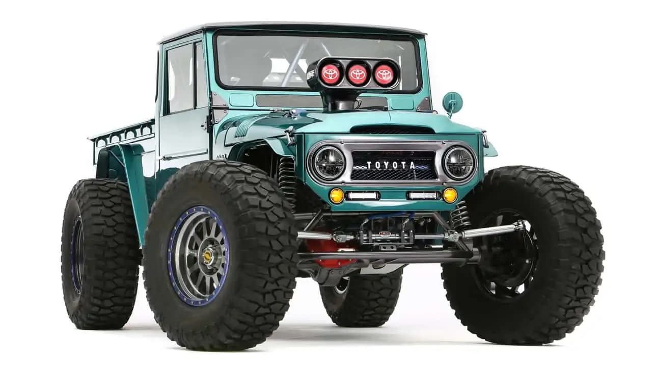 Toyota ने नई एफजे क्रूजर का टीजर किया जारी, बीहड़ रास्तों में भी सफर आसान