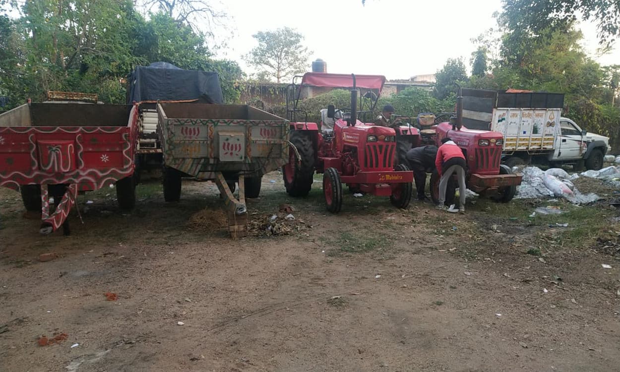 जयनगर में पुलिस ने ट्रैक्टर चोर गिरोह का किया खुलासा, हजारीबाग के 3 आरोपी समेत 6 को किया गिरफ्तार