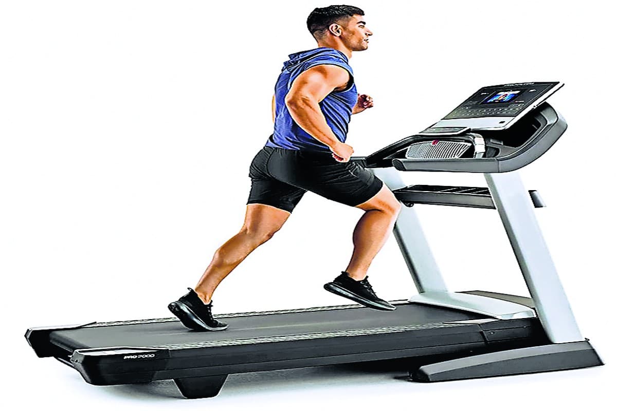 Health Tips: ट्रेडमिल एक्सरसाइज से पहले कर लें वार्मअप, इन खास बातों का रखें ध्यान