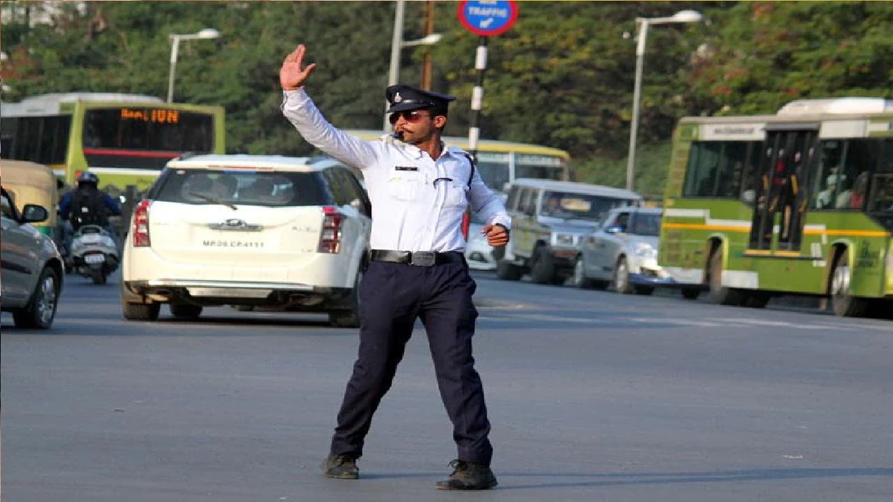 UP News : संगम सिटी का ट्रैफिक सुधारने को नई योजना पर हुआ मंथन, ऐसी होगी यातायात व्यवस्था