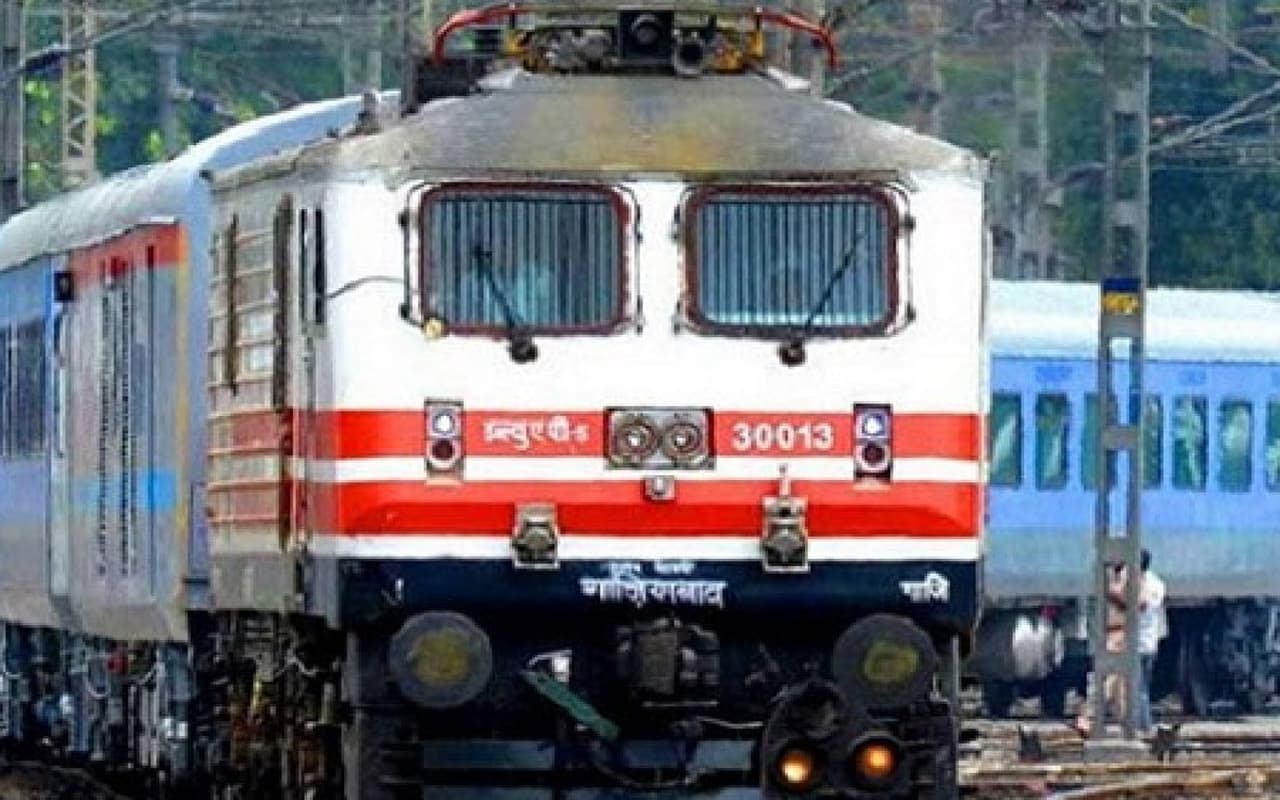 Train Cancelled: हंसडीहा-भागलपुर की कई ट्रेनें 3 जून को रद्द, देवघर में भी दो दिन नहीं चलेंगी ये पेसेंजर्स