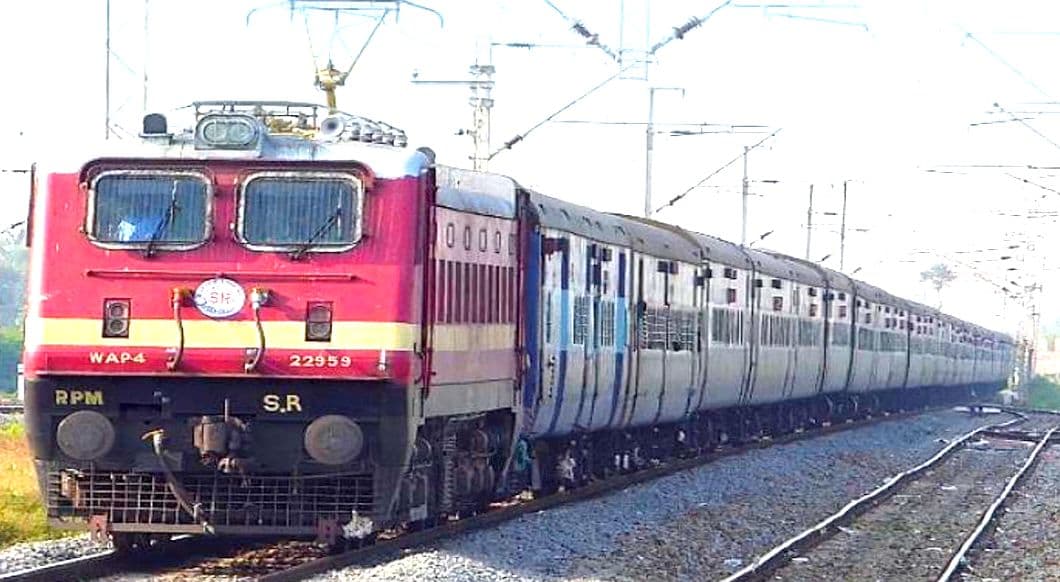 बरेली: सिर्फ 25 रुपये बचाने के लिए युवक ने लगाई चलती ट्रेन से छलांग, ट्रैक पर गिरकर मौत