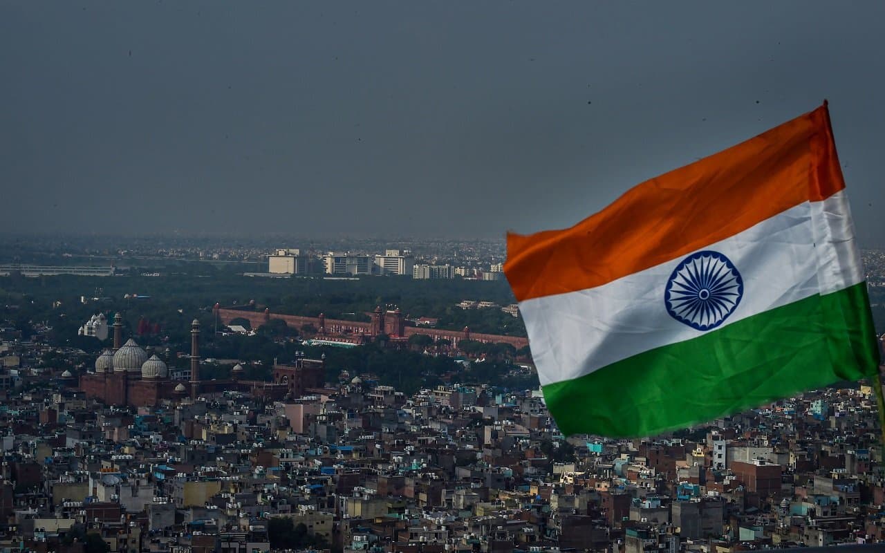 जम्मू कश्मीर लिबरेशन फ्रंट के कार्यालय में किसने तिरंगा लगाकर दिया अलगाववादी संगठन को मुंहतोड़ जवाब?