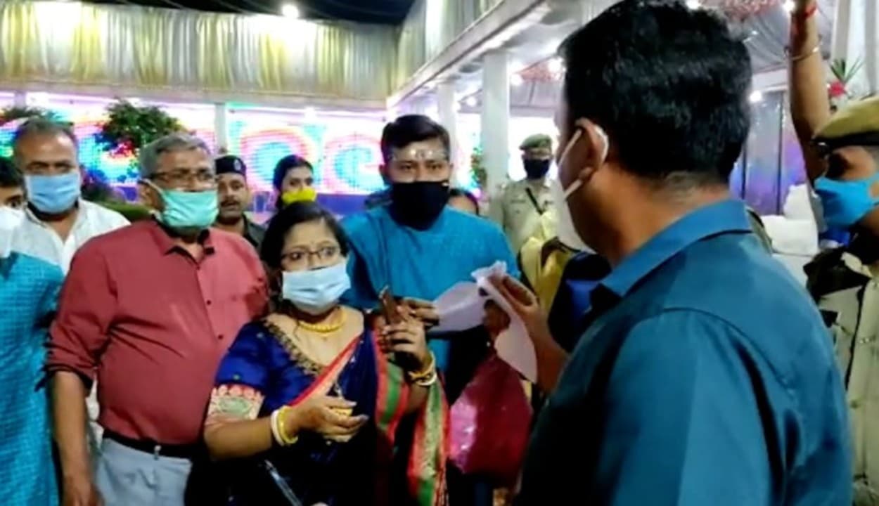 पश्चिमी त्रिपुरा के डीएम ने पहले शादी समारोह को रोका, सोशल मीडिया पर वीडियो वायरल होने पर मांगी माफी, सूबे में राजनीति तेज