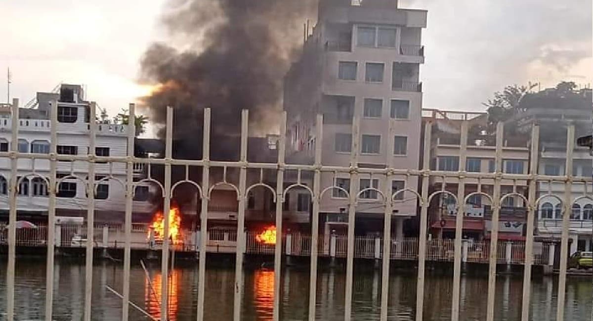 Tripura Violence : त्रिपुरा में भाजपा और लेफ्ट के बीच हिंसक झड़प, तोड़फोड़ और आगजनी, सीताराम येचुरी गुस्से में