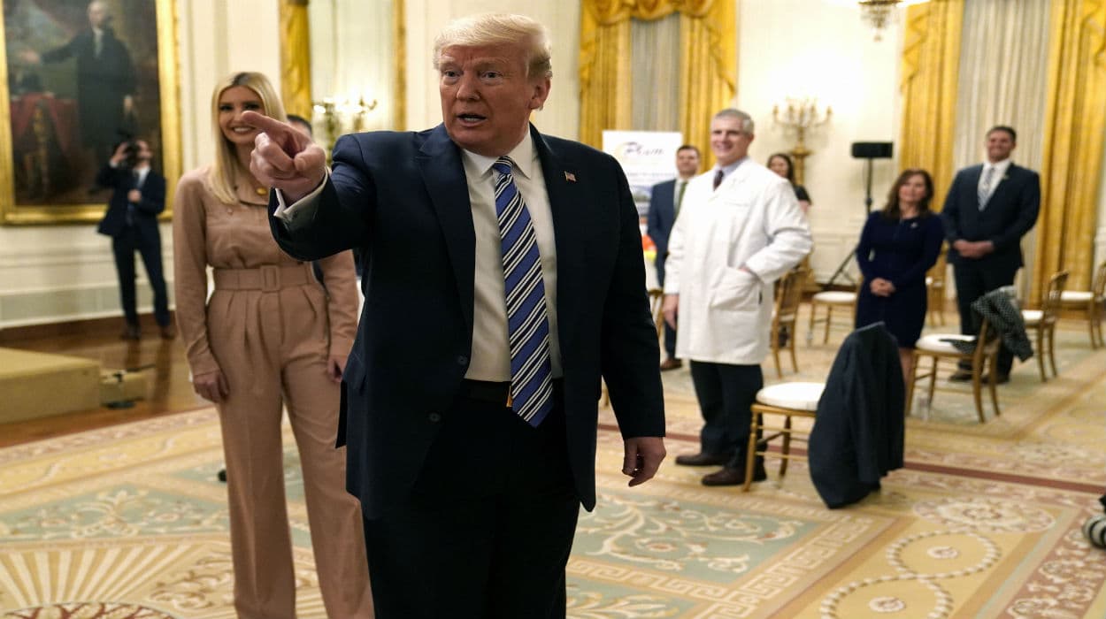 Coronavirus pandemic से अमेरिका को पहली तिमाही में लगा बड़ा झटका, 4.8 फीसदी घटी GDP ग्रोथ