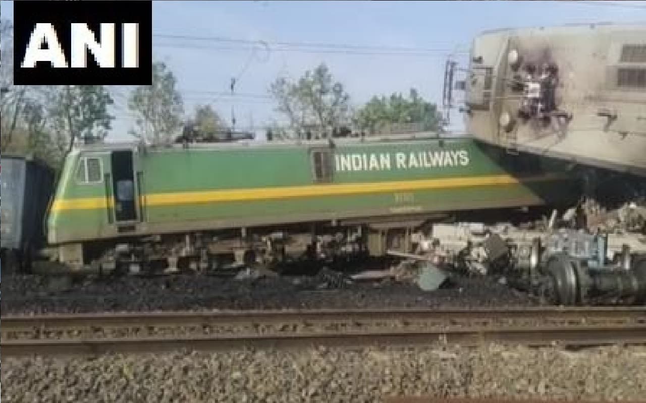 Train Accident: मध्य प्रदेश के शहडोल में मालगाड़ी दूसरी ट्रेन से टकराने के बाद पटरी से उतरी, एक की मौत
